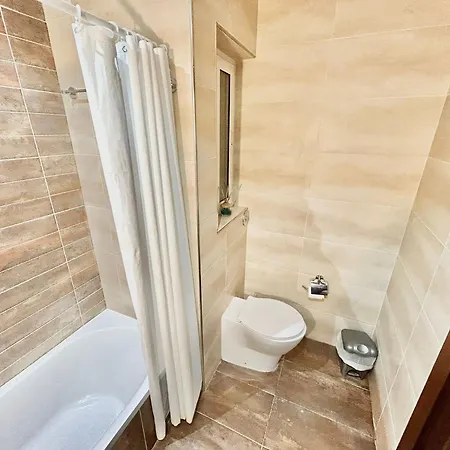 Apartment 2 Bedroom *